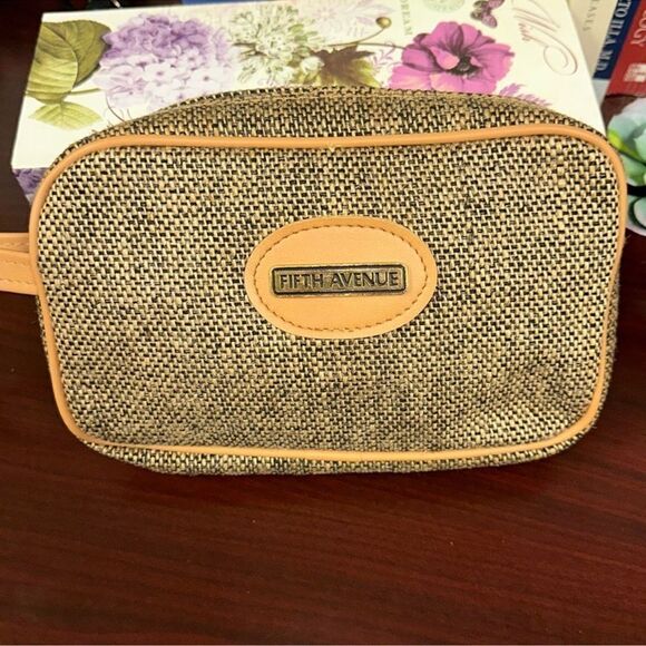 SAKS FIFTH AVE MEN’S TAN BLACK BURLAP LEATHER COMBO DOPP KIT TOILETRY BAG - Picture 3 of 9